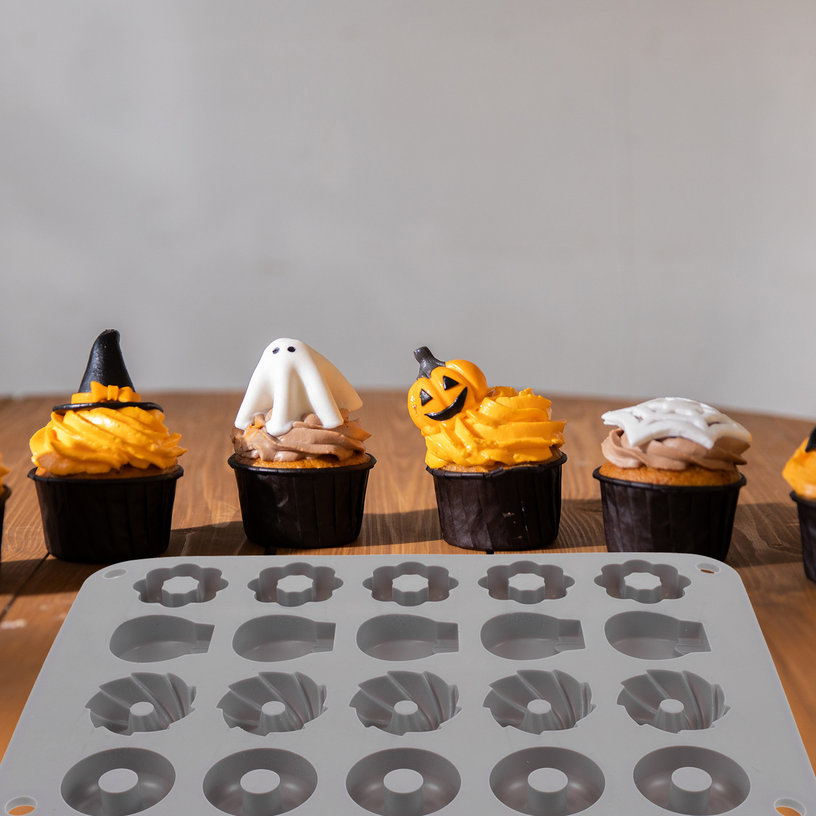ミニシリコンドーナツ型 プレミアムノンスティック耐熱キャンデ - Donut Mold Silicone のレビューと価格